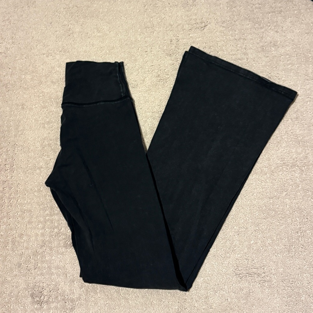 aerie OFFLINE black high-rise flare leggings